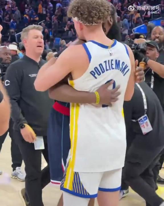 能打破附加賽不勝魔咒嗎？庫(kù)里賽后和哈登&小卡紛紛擁抱